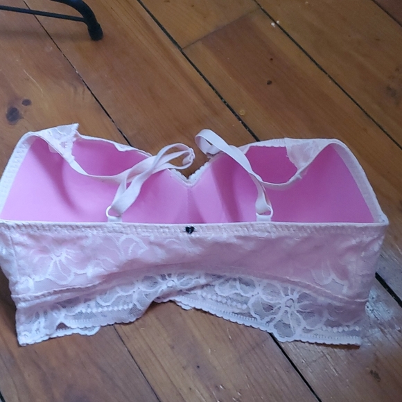 Victoria Secret Bra - Picture 5 of 7